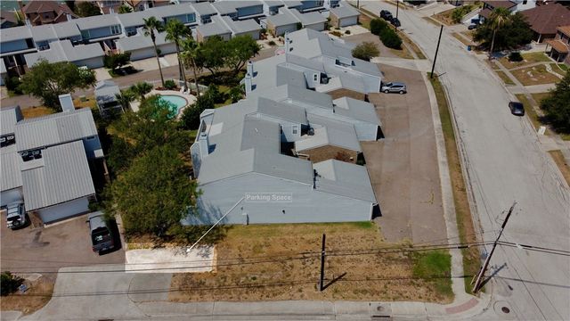 830 Cliff Dr 18, Portland, TX 78374