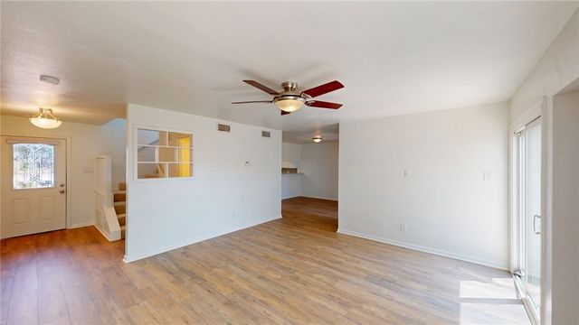 830 Cliff Dr 18, Portland, TX 78374