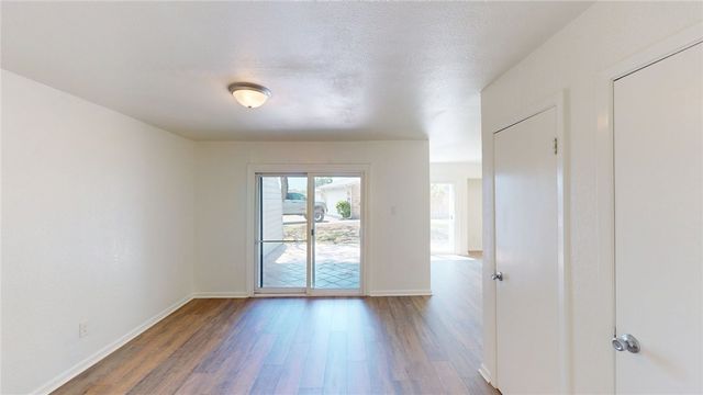 830 Cliff Dr 18, Portland, TX 78374