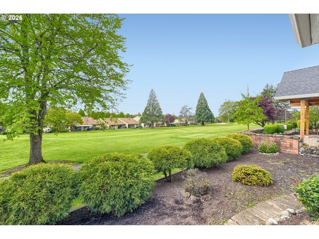 10290 Sw HIGHLAND Dr, Portland, OR 97224