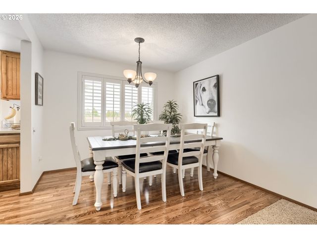 10290 Sw HIGHLAND Dr, Portland, OR 97224