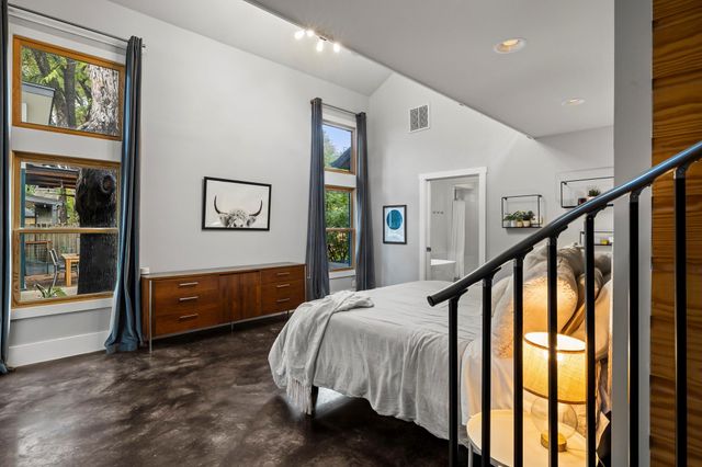 2800 Cherry LN, Austin, TX 78703