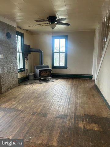 40 N FILEYS RD, Dillsburg, PA 17019