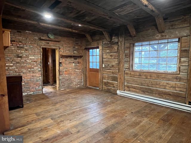 40 N FILEYS RD, Dillsburg, PA 17019