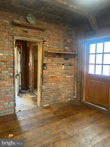 40 N FILEYS RD, Dillsburg, PA 17019