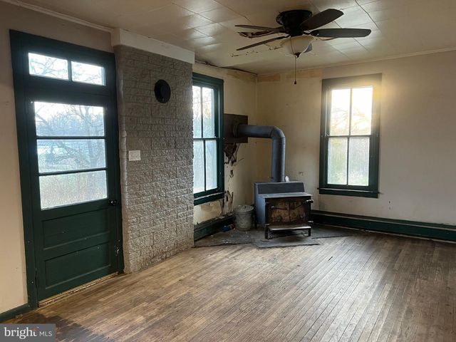 40 N FILEYS RD, Dillsburg, PA 17019