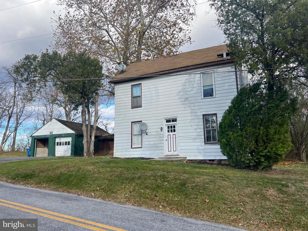 40 N FILEYS RD, Dillsburg, PA 17019