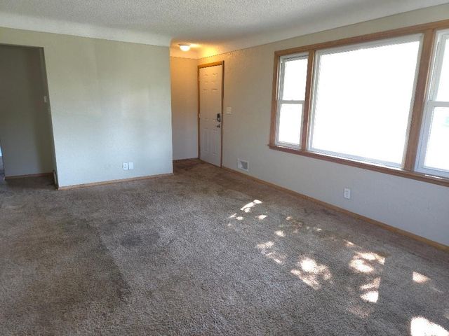 2744 Matilda Street, Roseville, MN 55113