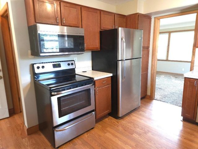 2744 Matilda Street, Roseville, MN 55113