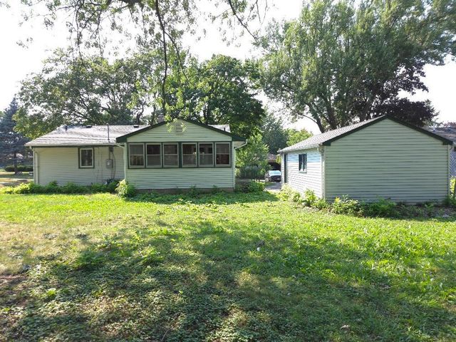 2744 Matilda Street, Roseville, MN 55113