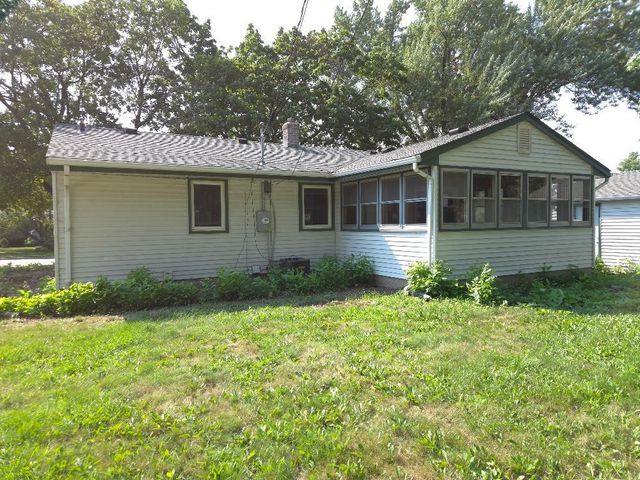 2744 Matilda Street, Roseville, MN 55113