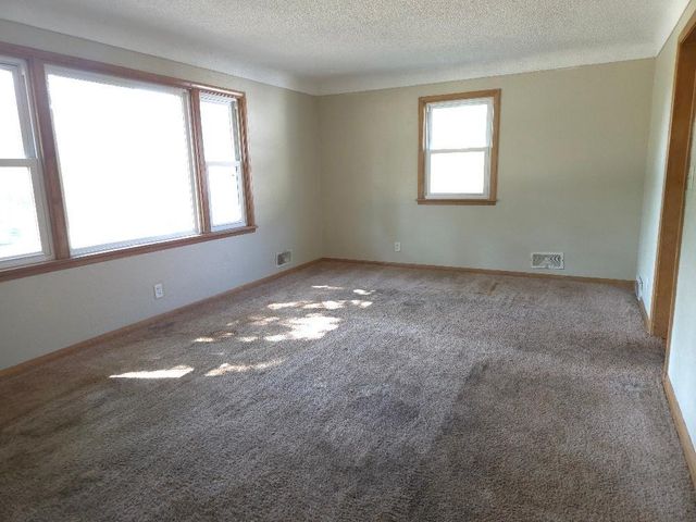 2744 Matilda Street, Roseville, MN 55113