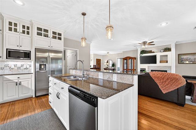 1806 Sandpiper Avenue, Lowell, AR 72745