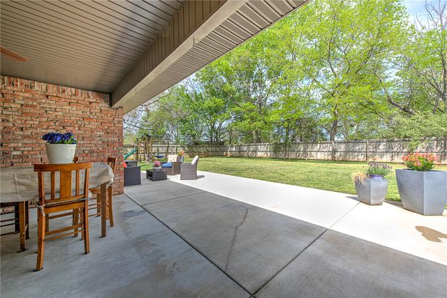 1806 Sandpiper Avenue, Lowell, AR 72745
