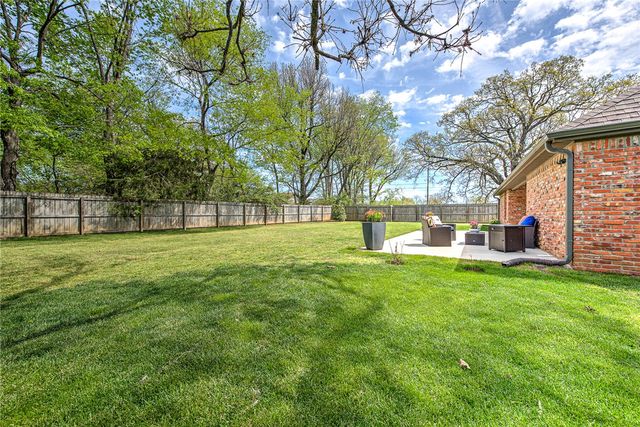 1806 Sandpiper Avenue, Lowell, AR 72745