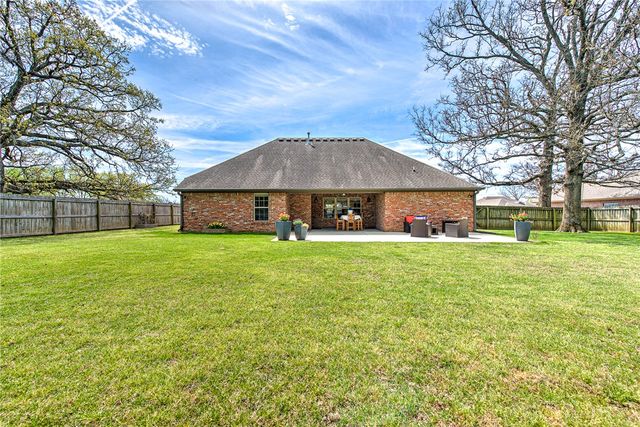 1806 Sandpiper Avenue, Lowell, AR 72745