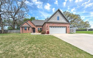 1806 Sandpiper Avenue, Lowell, AR 72745