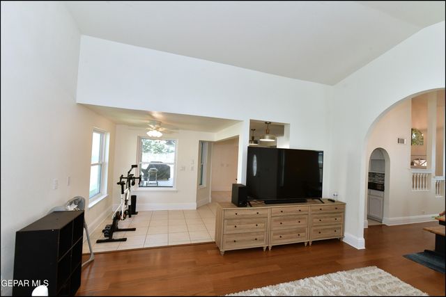 1857 RALPH JANES Place, El Paso, TX 79936