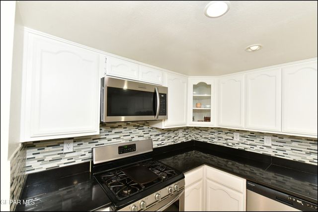 1857 RALPH JANES Place, El Paso, TX 79936