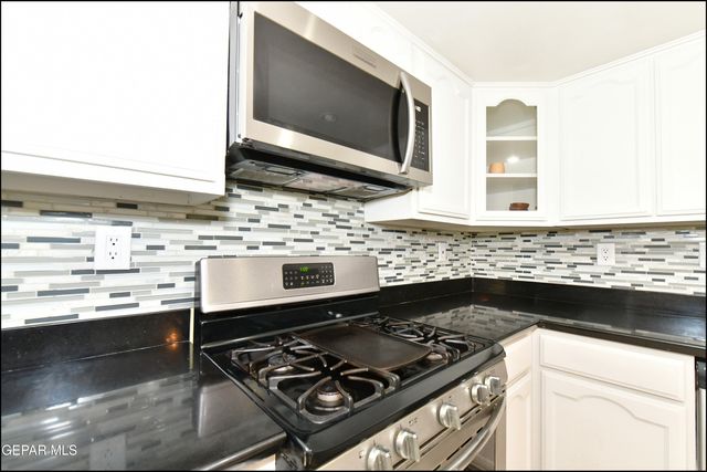 1857 RALPH JANES Place, El Paso, TX 79936