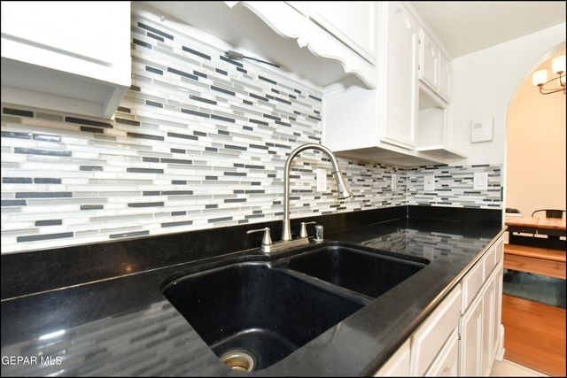 1857 RALPH JANES Place, El Paso, TX 79936