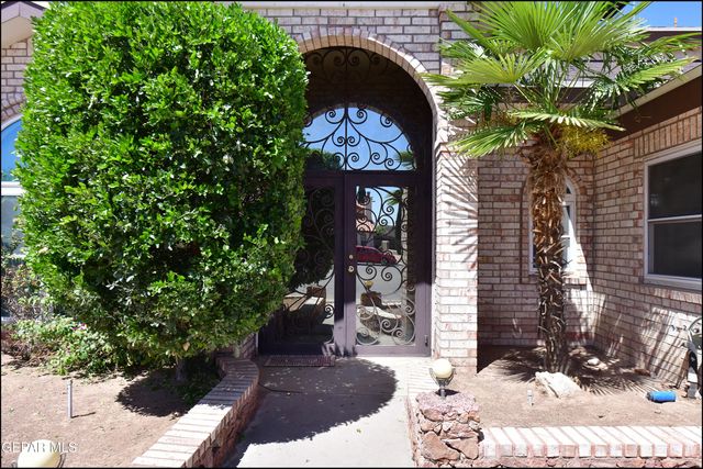 1857 RALPH JANES Place, El Paso, TX 79936