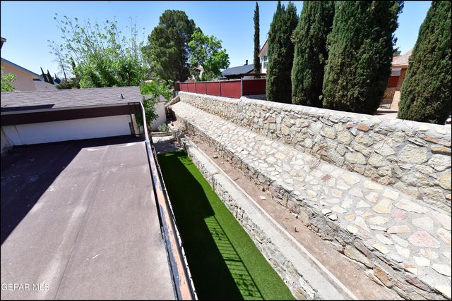 1857 RALPH JANES Place, El Paso, TX 79936