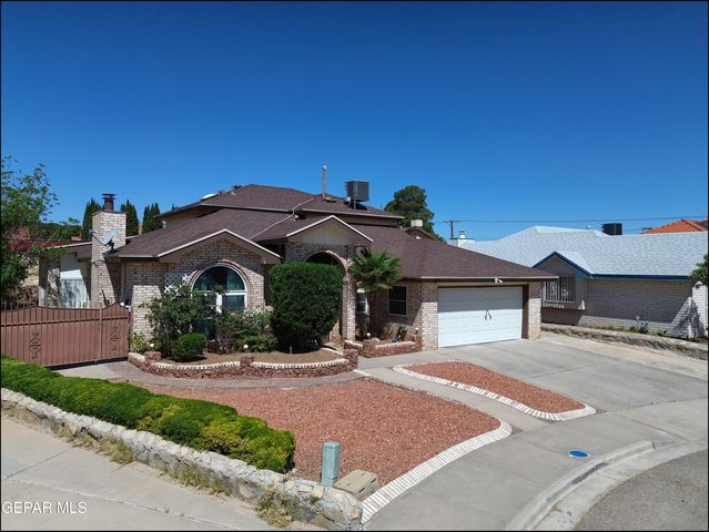 1857 RALPH JANES Place, El Paso, TX 79936