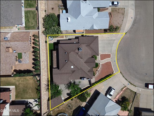 1857 RALPH JANES Place, El Paso, TX 79936