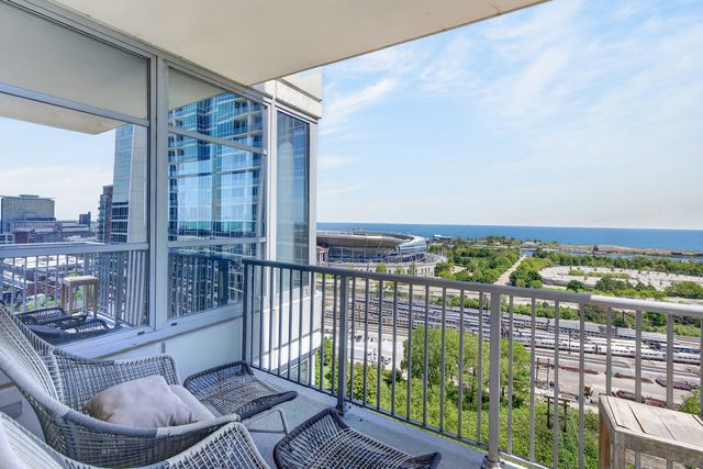 1600 S Prairie Avenue 1901, Chicago, IL 60616