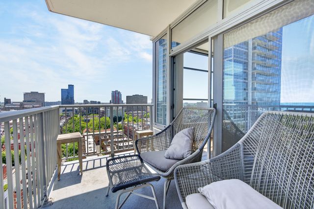 1600 S Prairie Avenue 1901, Chicago, IL 60616