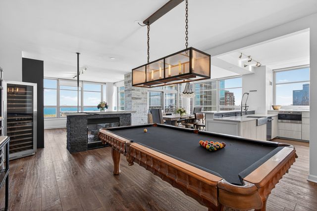 1600 S Prairie Avenue 1901, Chicago, IL 60616