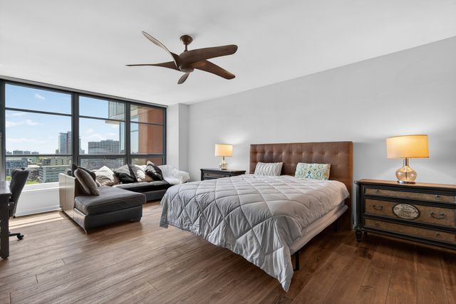 1600 S Prairie Avenue 1901, Chicago, IL 60616