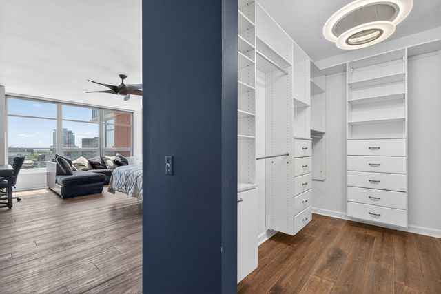 1600 S Prairie Avenue 1901, Chicago, IL 60616
