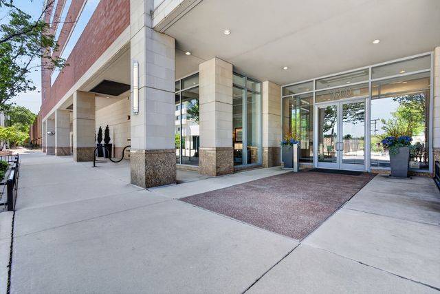 1600 S Prairie Avenue 1901, Chicago, IL 60616