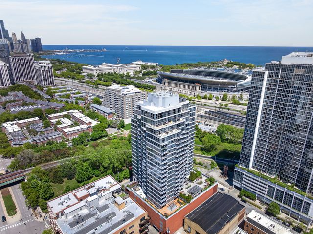 1600 S Prairie Avenue 1901, Chicago, IL 60616