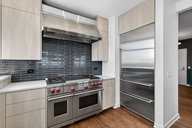 1600 S Prairie Avenue 1901, Chicago, IL 60616