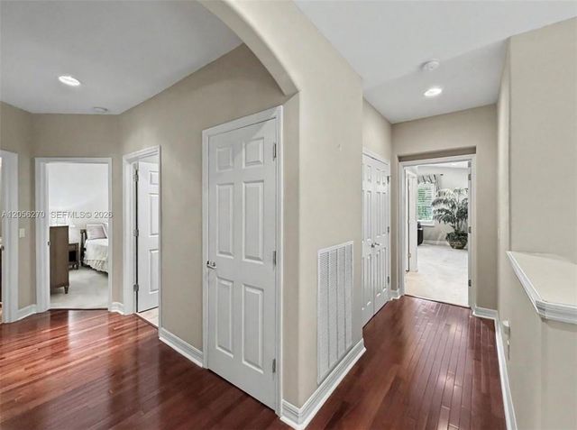 8390 Big Acorn CIR 1103, Naples, FL 34119