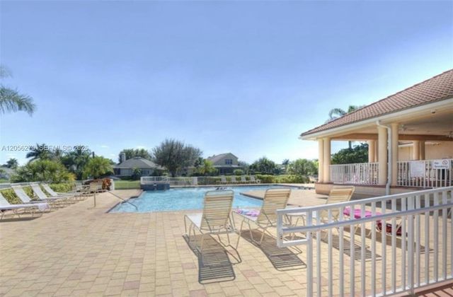 8390 Big Acorn CIR 1103, Naples, FL 34119