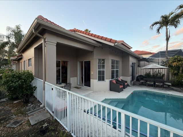 32 Monterey Pointe Drive 32, Palm Beach Gardens, FL 33418