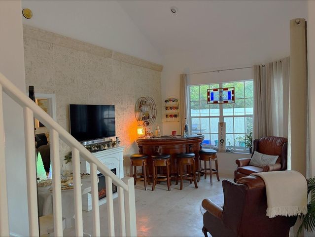 32 Monterey Pointe Drive 32, Palm Beach Gardens, FL 33418