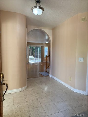 12022 Falcon Crest, Los Angeles, CA 91326