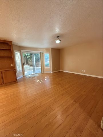 12022 Falcon Crest, Los Angeles, CA 91326