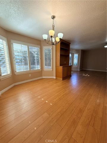 12022 Falcon Crest, Los Angeles, CA 91326
