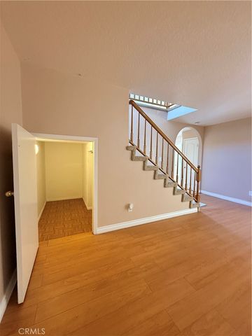 12022 Falcon Crest, Los Angeles, CA 91326
