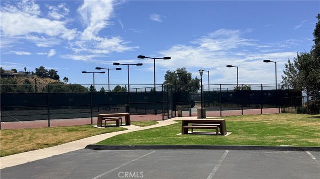 12022 Falcon Crest, Los Angeles, CA 91326