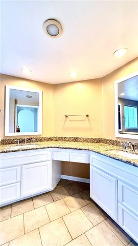 12022 Falcon Crest, Los Angeles, CA 91326