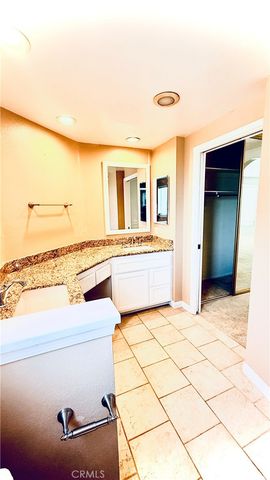 12022 Falcon Crest, Los Angeles, CA 91326