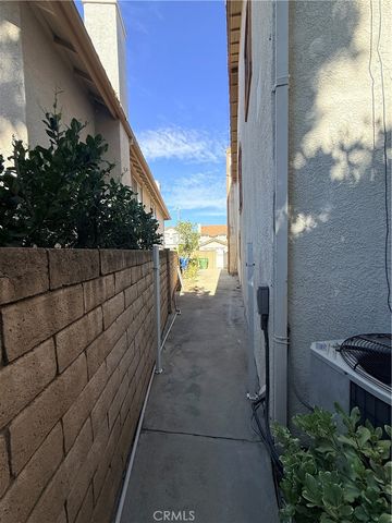 12022 Falcon Crest, Los Angeles, CA 91326