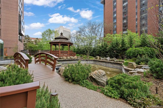 4 Martine Avenue 1109, White Plains, NY 10606